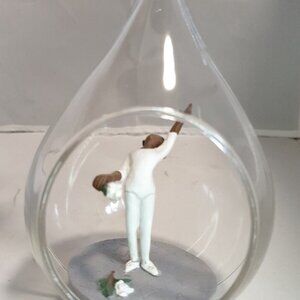 Annie Lee "A Grand Performance" Decoration Figurine